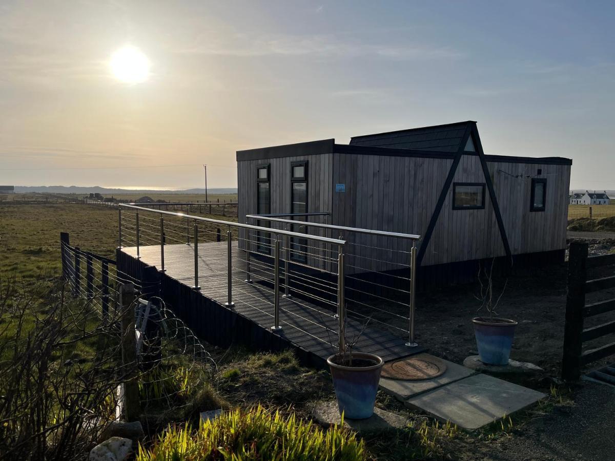 Seas The Day - Self Catering Lodge North Uist Paible ภายนอก รูปภาพ